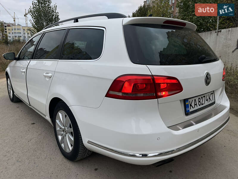 Универсал Volkswagen Passat 2012 в Киеве