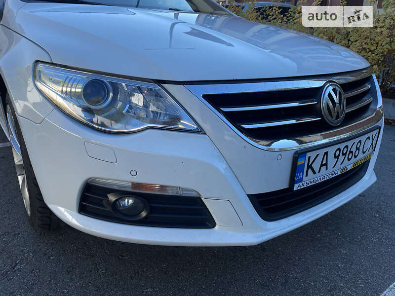 Седан Volkswagen Passat 2011 в Києві