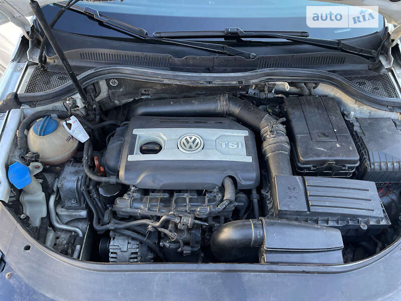 Седан Volkswagen Passat 2011 в Києві