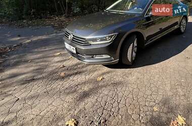 Седан Volkswagen Passat 2018 в Києві