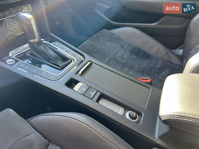 Седан Volkswagen Passat 2018 в Киеве