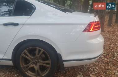 Седан Volkswagen Passat 2015 в 