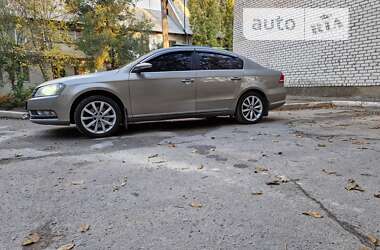 Седан Volkswagen Passat 2013 в Николаеве