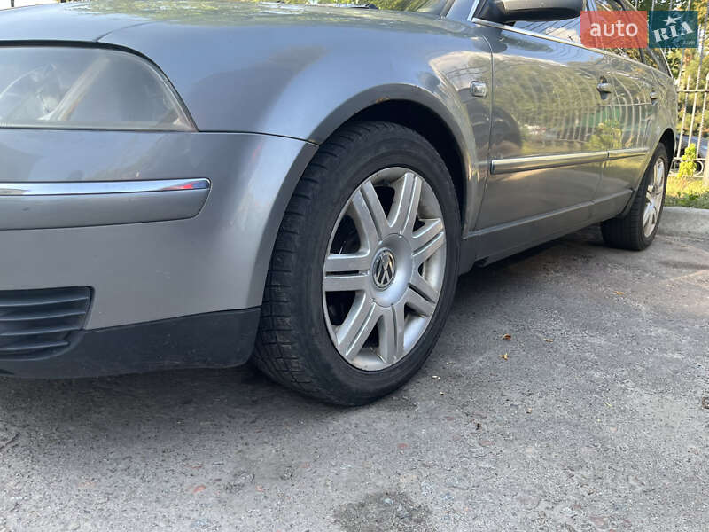 Універсал Volkswagen Passat 2002 в Києві