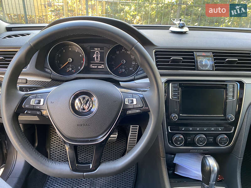 Седан Volkswagen Passat 2018 в Одессе