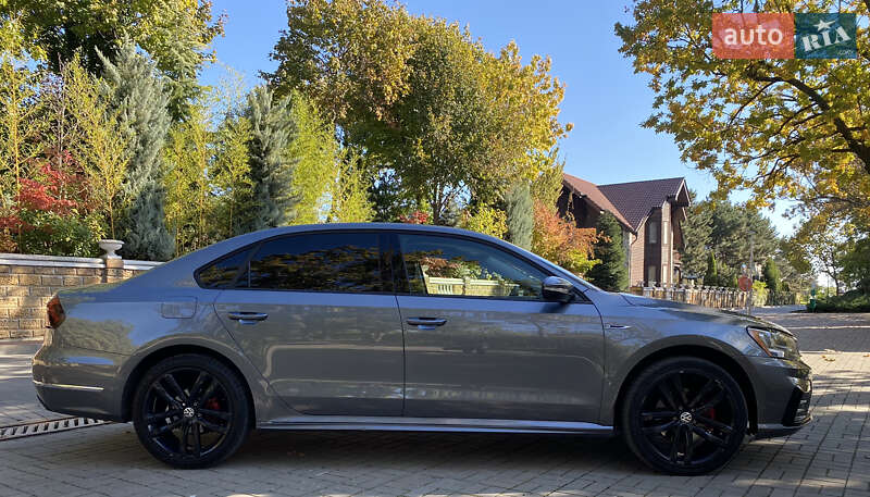 Седан Volkswagen Passat 2018 в Одессе