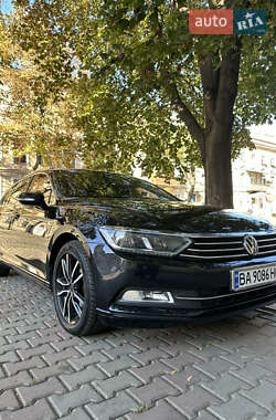 Универсал Volkswagen Passat 2015 в Одессе