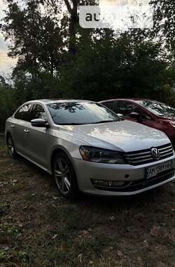 Седан Volkswagen Passat 2015 в Житомирі