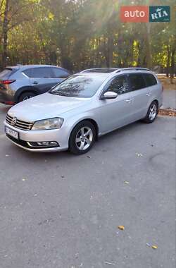 Універсал Volkswagen Passat 2012 в Полтаві