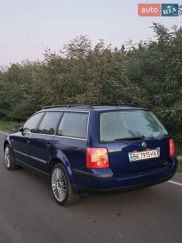 Універсал Volkswagen Passat 2002 в Рівному