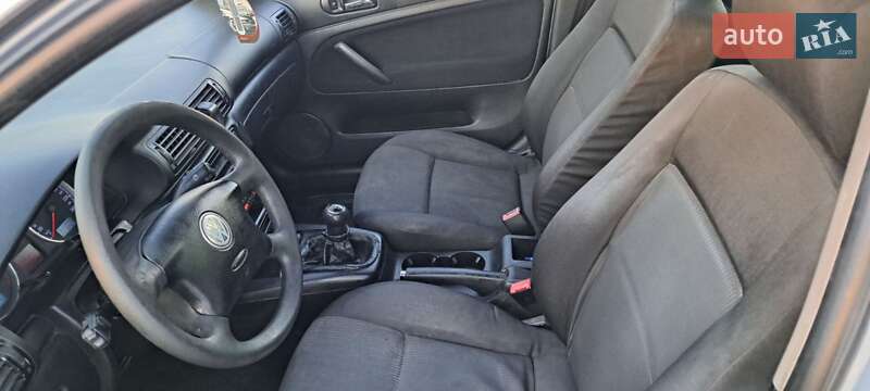 Універсал Volkswagen Passat 2003 в Іршаві