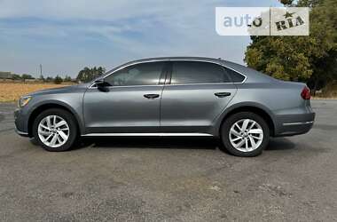 Седан Volkswagen Passat 2018 в Ромнах