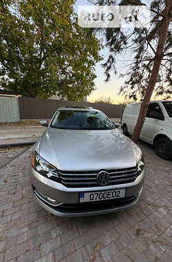 Седан Volkswagen Passat 2012 в Киеве