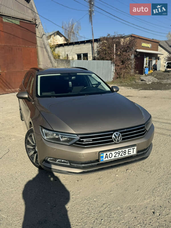 Универсал Volkswagen Passat 2015 в Хусте