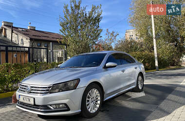 Седан Volkswagen Passat 2015 в Львове