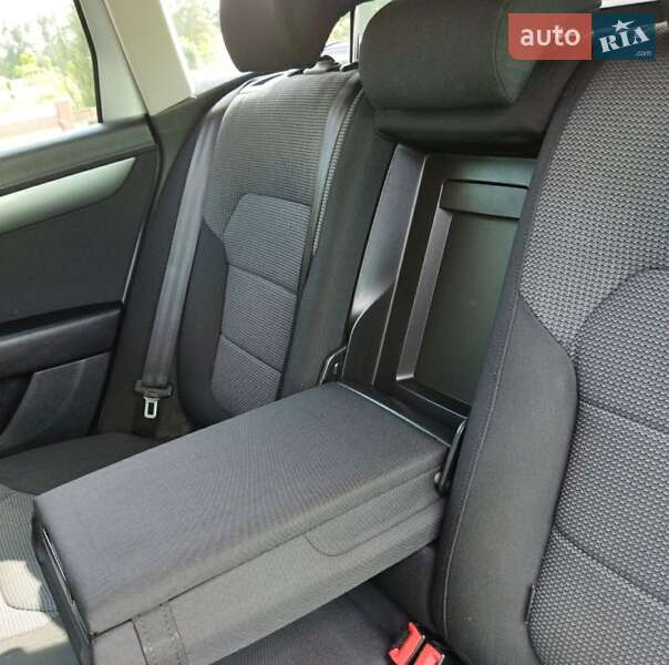 Универсал Volkswagen Passat 2012 в Звягеле