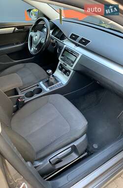 Седан Volkswagen Passat 2011 в 