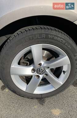 Седан Volkswagen Passat 2011 в 