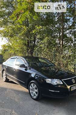 Седан Volkswagen Passat 2006 в Днепре