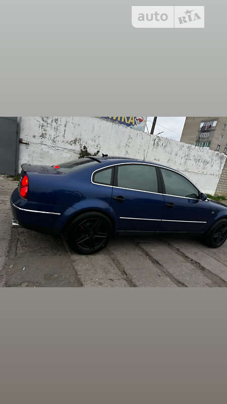 Седан Volkswagen Passat 2002 в Подольске