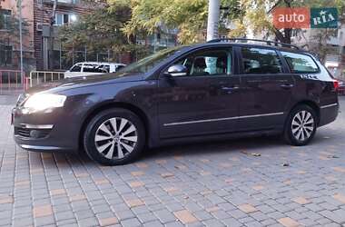 Универсал Volkswagen Passat 2010 в Одессе