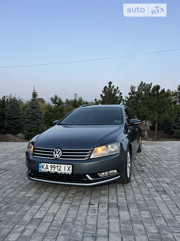 Універсал Volkswagen Passat 2011 в Києві