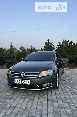 Універсал Volkswagen Passat 2011 в Києві