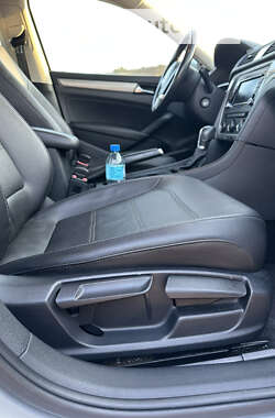 Седан Volkswagen Passat 2014 в 