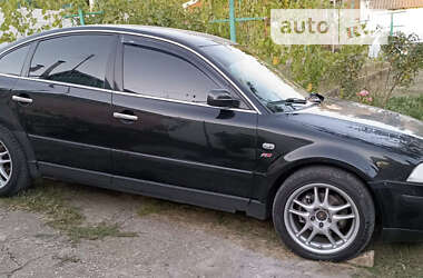 Седан Volkswagen Passat 2001 в Запорожье