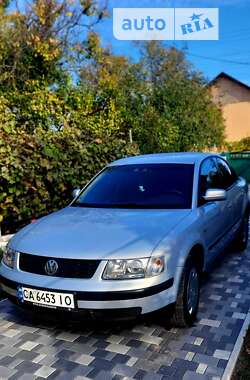 Седан Volkswagen Passat 1998 в Черкассах