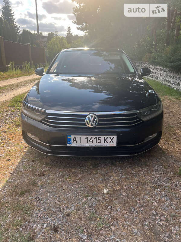 Седан Volkswagen Passat 2015 в Києві