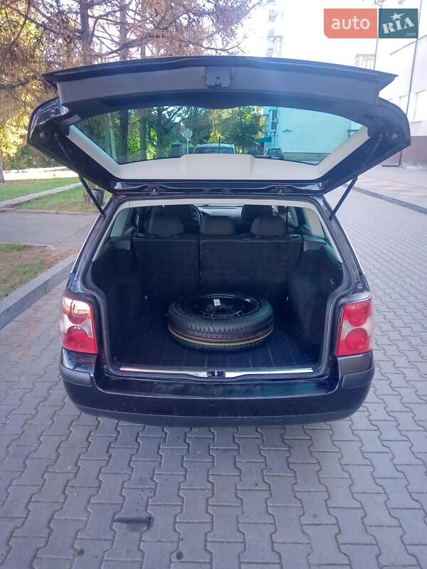 Універсал Volkswagen Passat 2003 в Звягелі