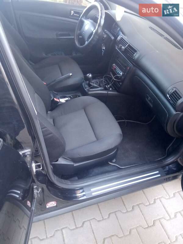 Універсал Volkswagen Passat 2003 в Звягелі