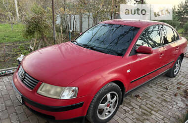 Седан Volkswagen Passat 1997 в Львове