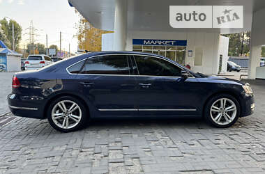 Седан Volkswagen Passat 2013 в Днепре