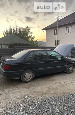 Седан Volkswagen Passat 1993 в Чорткові