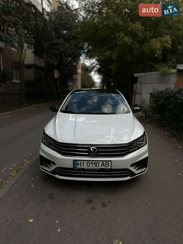 Седан Volkswagen Passat 2018 в Киеве