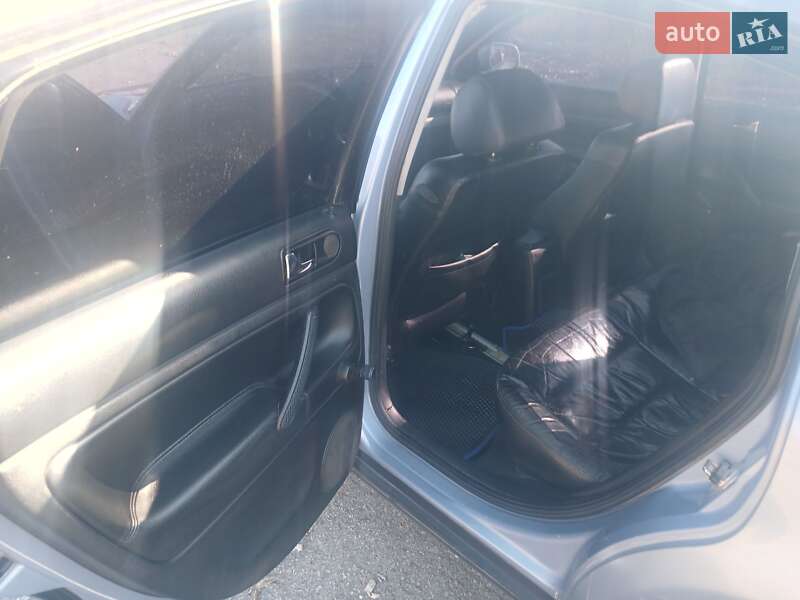 Седан Volkswagen Passat 1998 в Виньковцах