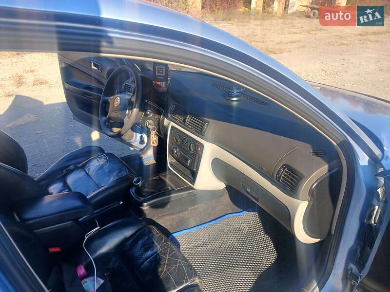 Седан Volkswagen Passat 1998 в Виньковцах