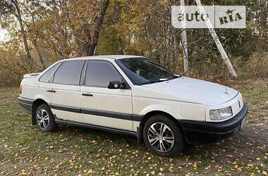 Седан Volkswagen Passat 1989 в Охтирці