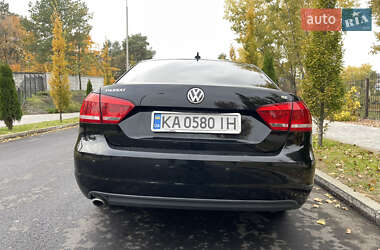 Седан Volkswagen Passat 2011 в Киеве