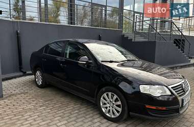 Седан Volkswagen Passat 2007 в Рівному