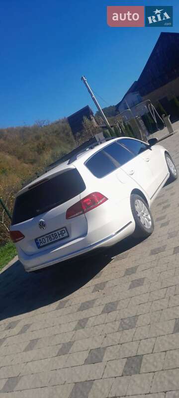 Універсал Volkswagen Passat 2012 в Воловцю
