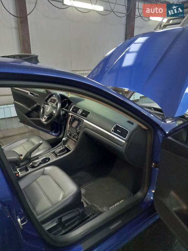 Седан Volkswagen Passat 2017 в Киеве