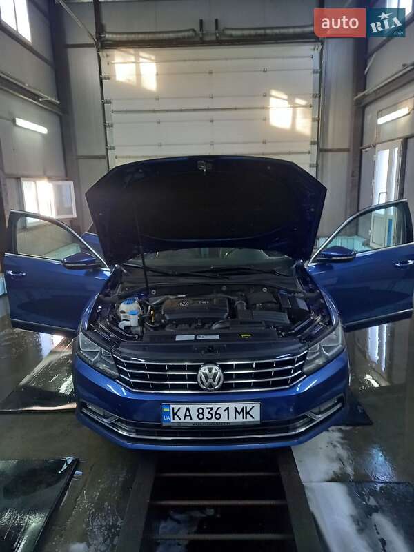 Седан Volkswagen Passat 2017 в Киеве