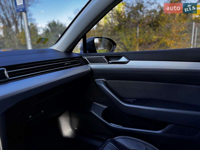 Универсал Volkswagen Passat 2016 в Мурафе