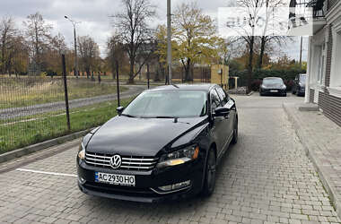 Седан Volkswagen Passat 2013 в Луцьку