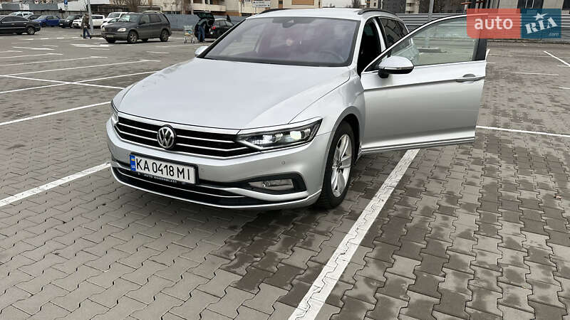 Седан Volkswagen Passat 2019 в Киеве