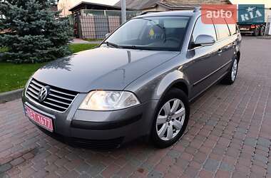 Універсал Volkswagen Passat 2005 в Сарнах