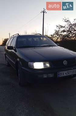 Універсал Volkswagen Passat 1994 в Дунаївцях